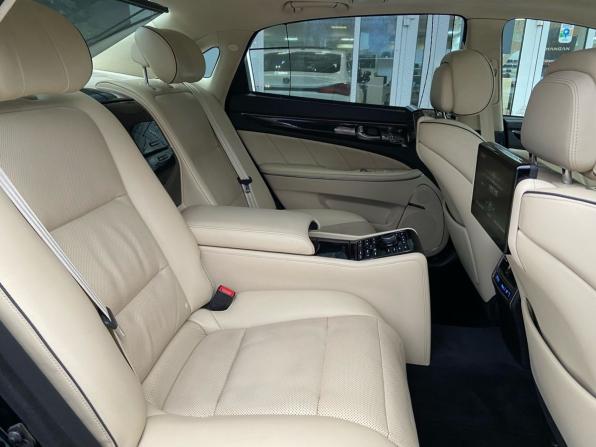 Hyundai Equus II Рестайлинг с пробегом 2015 года, цена 1 399 000 рублей, 191016 км, седан, Автокод Объявления
