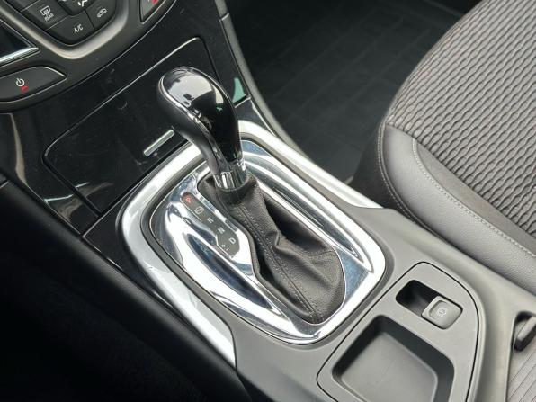 Opel Insignia I Рестайлинг с пробегом 2016 года, цена 1 290 000 рублей, 132000 км, универсал, Автокод Объявления