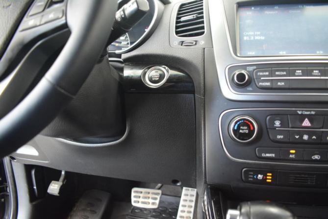 Kia Sorento II Рестайлинг с пробегом 2015 года, цена 1 799 000 рублей, 199000 км, внедорожник, Автокод Объявления