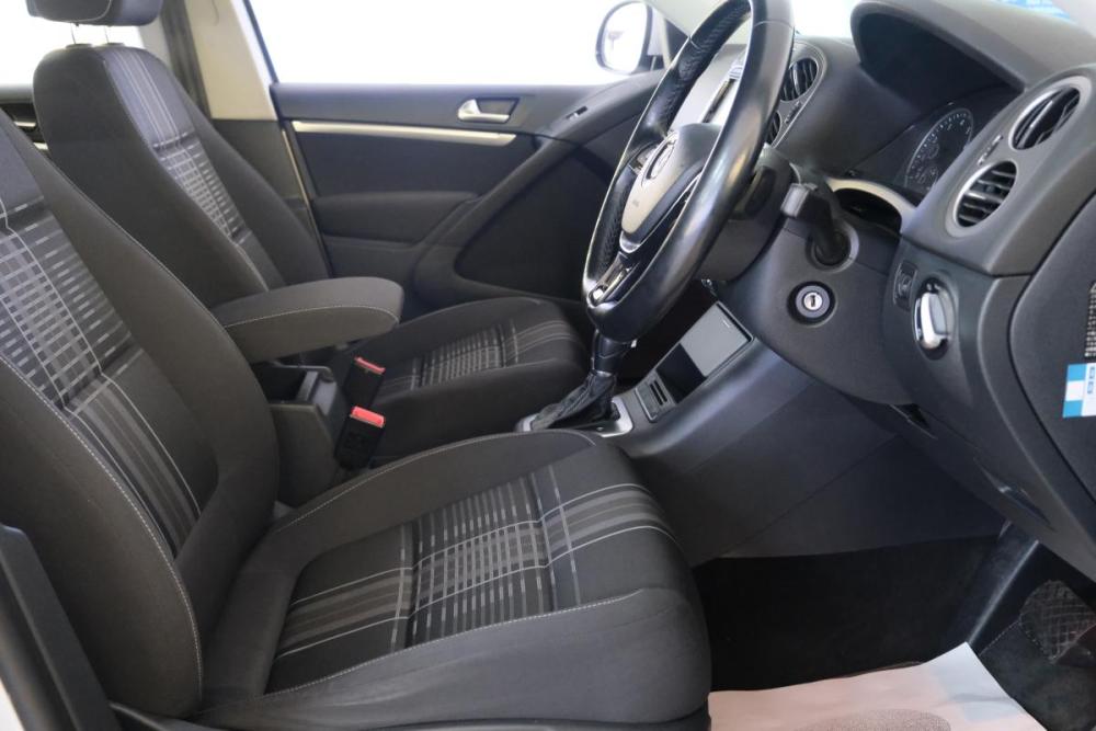 Volkswagen Tiguan I Рестайлинг Омск  - изображение 8