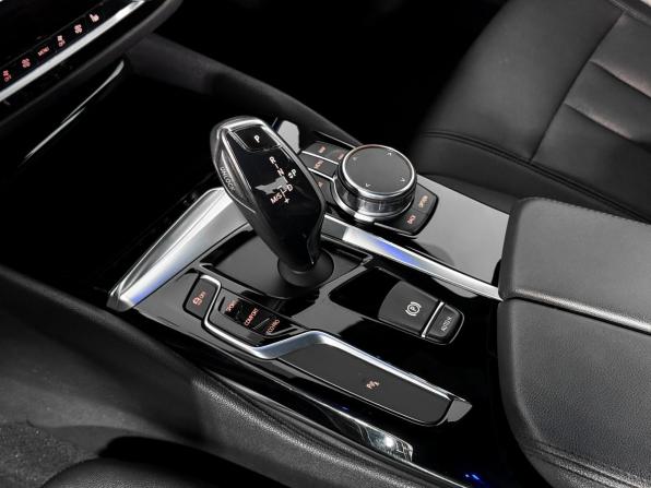 BMW 5 серии VII (G30/G31/G38) с пробегом 2017 года, цена 3 290 000 рублей, 144867 км, седан, Автокод Объявления