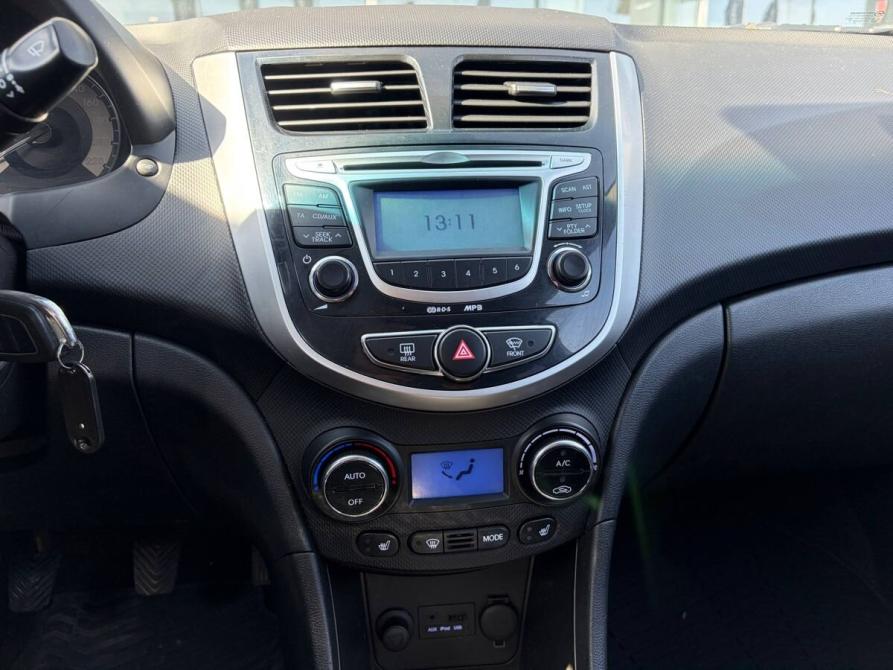 Hyundai Solaris I Санкт-Петербург  - изображение 13