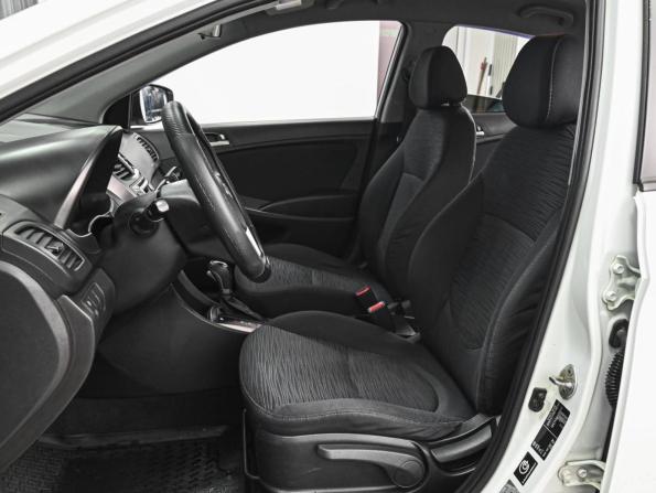 Hyundai Solaris I Рестайлинг с пробегом 2015 года, цена 1 050 000 рублей, 210396 км, седан, Автокод Объявления