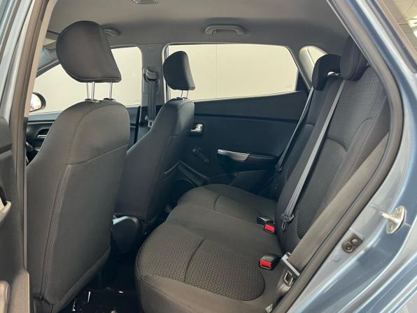 Kia Rio III Рестайлинг с пробегом 2015 года, цена 989 000 рублей, 132392 км, хэтчбек, Автокод Объявления
