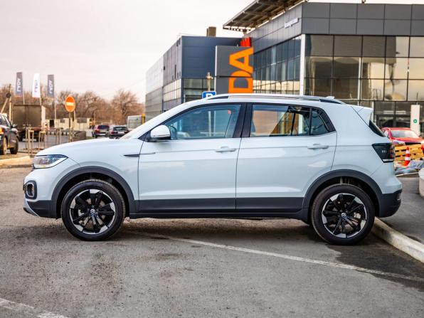 Volkswagen Tacqua с пробегом 2024 года, цена 2 739 000 рублей, 126 км, внедорожник, Автокод Объявления