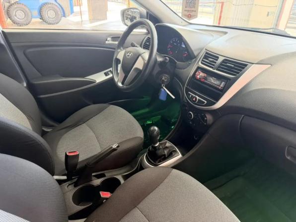 Hyundai Solaris I с пробегом 2013 года, цена 730 000 рублей, 130710 км, седан, Автокод Объявления
