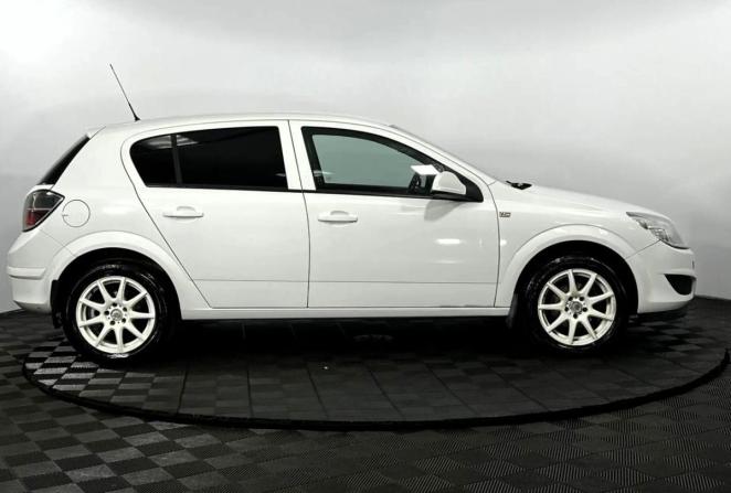 Opel Astra J Рестайлинг с пробегом 2012 года, цена 720 000 рублей, 128793 км, хэтчбек, Автокод Объявления