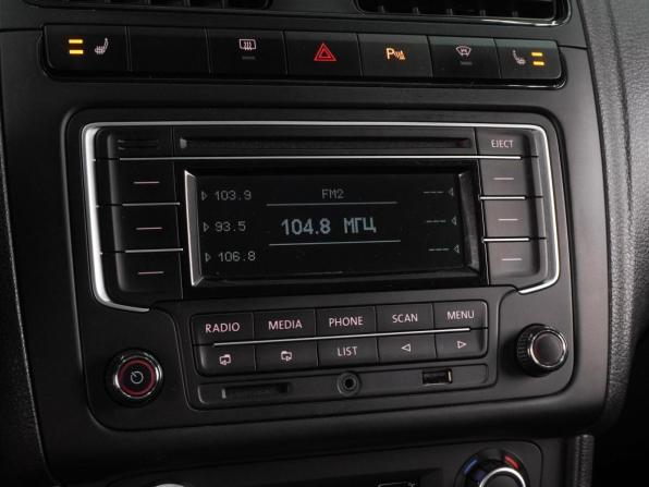 Volkswagen Polo V Рестайлинг с пробегом 2015 года, цена 1 166 000 рублей, 83778 км, седан, Автокод Объявления