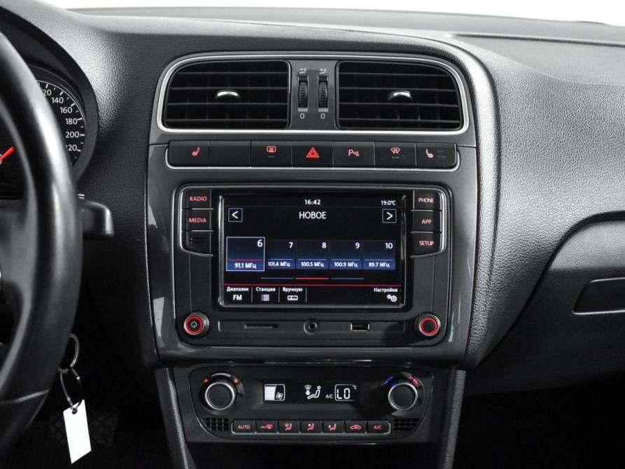 Volkswagen Polo V Рестайлинг Санкт-Петербург  - изображение 17