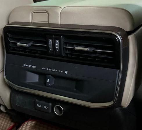 Toyota Land Cruiser 300 Series с пробегом 2022 года, цена 10 590 000 рублей, 54036 км, внедорожник, Автокод Объявления