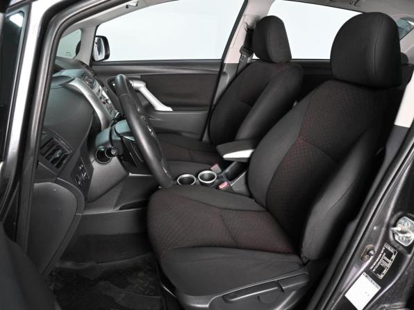 Toyota Verso I с пробегом 2011 года, цена 1 129 000 рублей, 189940 км, компактвэн, Автокод Объявления