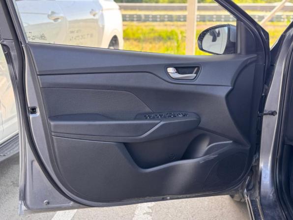 Hyundai Solaris II с пробегом 2020 года, цена 1 335 000 рублей, 131855 км, седан, Автокод Объявления