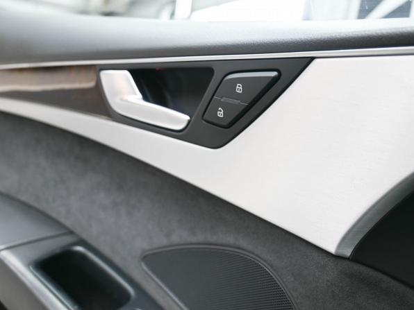 Audi A8 III (D4) Рестайлинг с пробегом 2014 года, цена 2 099 900 рублей, 201111 км, седан, Автокод Объявления