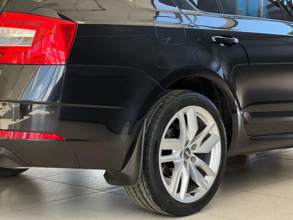 Skoda Octavia III (A7) Рестайлинг с пробегом 2018 года, цена 1 749 000 рублей, 137507 км, лифтбек, Автокод Объявления