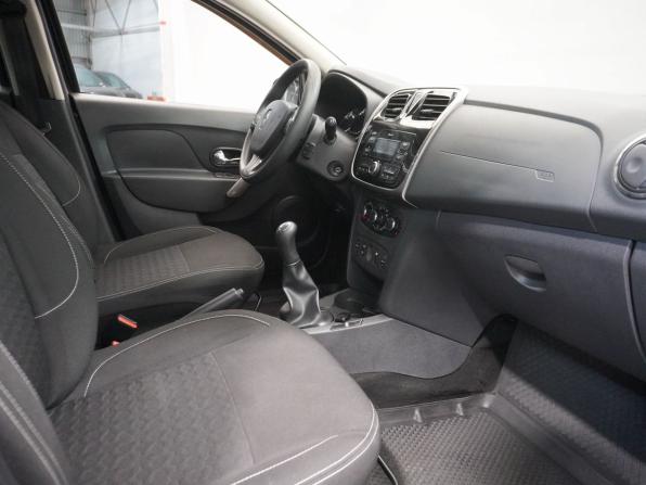 Renault Logan II с пробегом 2017 года, цена 850 000 рублей, 117505 км, седан, Автокод Объявления