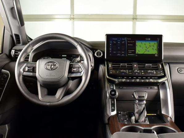 Toyota Land Cruiser 300 Series с пробегом 2023 года, цена 15 550 995 рублей, 84 км, внедорожник, Автокод Объявления