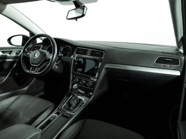 Volkswagen Golf VII Рестайлинг с пробегом 2018 года, цена 1 749 700 рублей, 111320 км, хэтчбек, Автокод Объявления