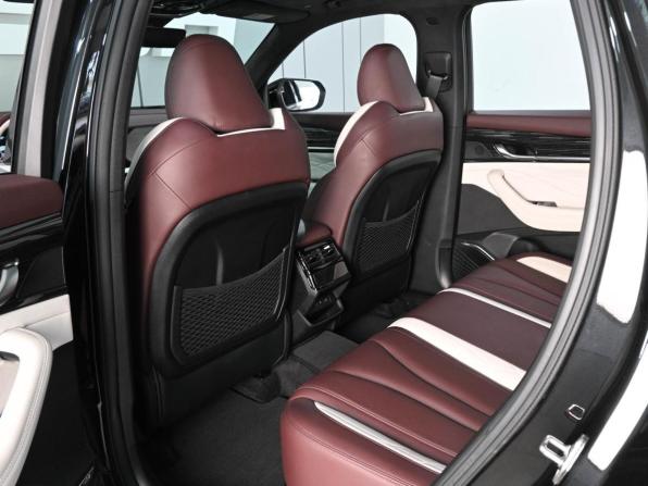 Geely Monjaro I с пробегом 2023 года, цена 3 299 000 рублей, 27955 км, внедорожник, Автокод Объявления