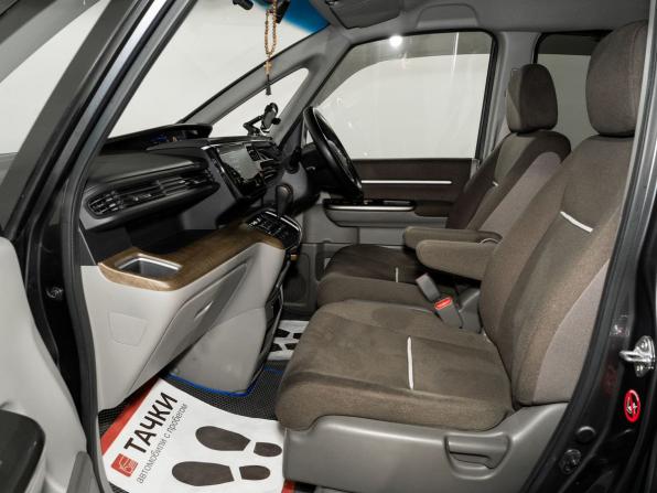 Honda Stepwgn V с пробегом 2015 года, цена 1 730 000 рублей, 127705 км, минивэн, Автокод Объявления