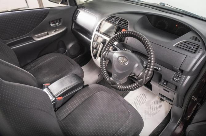 Toyota Ractis I с пробегом 2010 года, цена 629 000 рублей, 214600 км, хэтчбек, Автокод Объявления