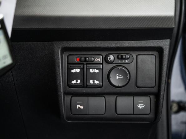 Honda Freed I с пробегом 2010 года, цена 975 000 рублей, 196575 км, компактвэн, Автокод Объявления