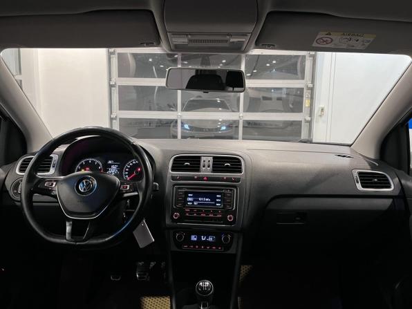 Volkswagen Polo V Рестайлинг с пробегом 2016 года, цена 880 000 рублей, 212166 км, седан, Автокод Объявления