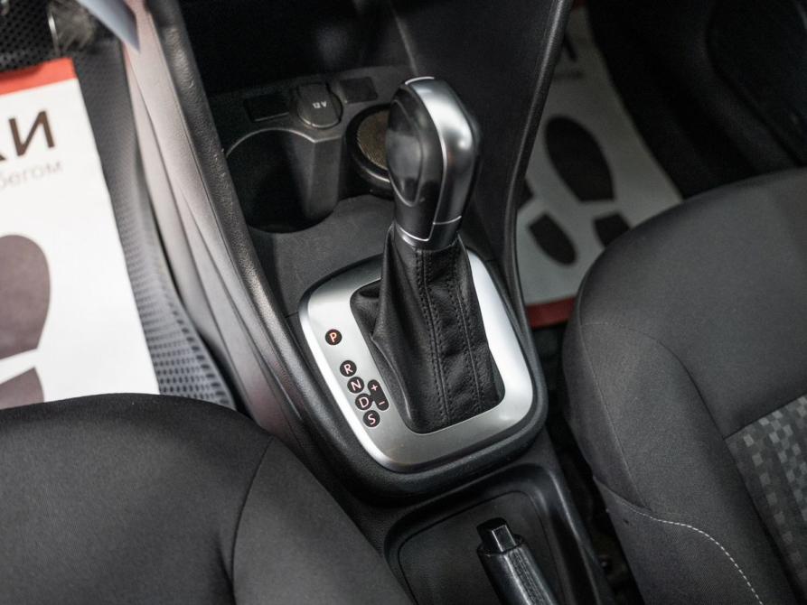 Volkswagen Polo V Рестайлинг Иркутск  - изображение 12