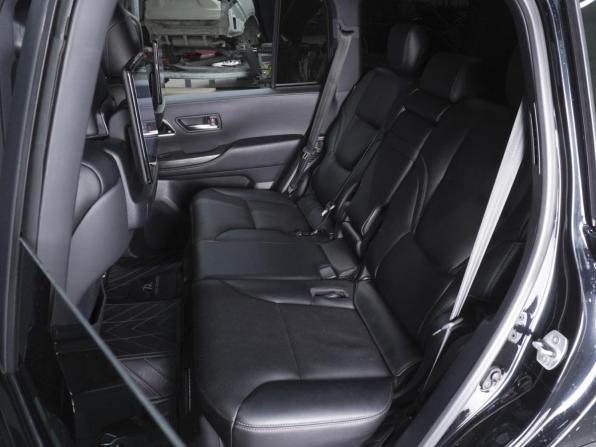 Toyota Land Cruiser 300 Series с пробегом 2022 года, цена 9 979 000 рублей, 110244 км, внедорожник, Автокод Объявления