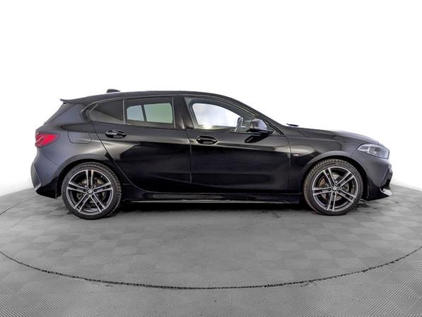 BMW 1 серии III (F40) с пробегом 2019 года, цена 2 490 000 рублей, 131803 км, хэтчбек, Автокод Объявления