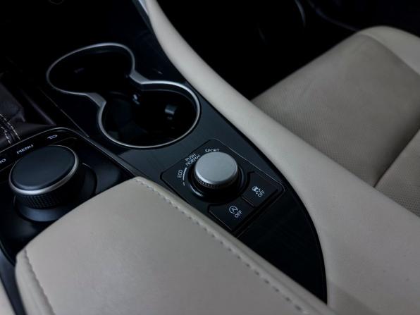 Lexus RX IV с пробегом 2017 года, цена 3 700 000 рублей, 117680 км, внедорожник, Автокод Объявления