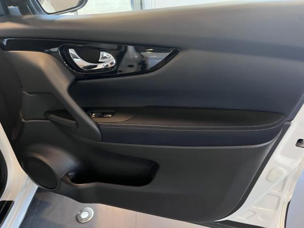 Nissan Qashqai II с пробегом 2016 года, цена 2 045 000 рублей, 27673 км, внедорожник, Автокод Объявления