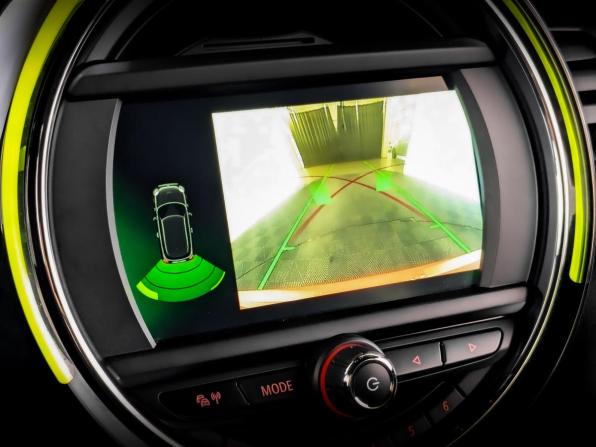 Mini Hatch III (F55/F56) Рестайлинг с пробегом 2021 года, цена 2 550 000 рублей, 66313 км, хэтчбек, Автокод Объявления