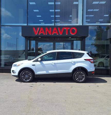 Ford Kuga II Рестайлинг с пробегом 2017 года, цена 1 850 000 рублей, 91266 км, внедорожник, Автокод Объявления