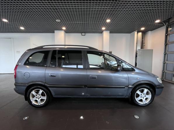 Opel Zafira A Рестайлинг с пробегом 2004 года, цена 238 000 рублей, 575960 км, компактвэн, Автокод Объявления