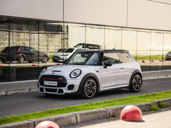 Mini Hatch III (F55/F56) Рестайлинг с пробегом 2020 года, цена 3 199 000 рублей, 51926 км, хэтчбек, Автокод Объявления