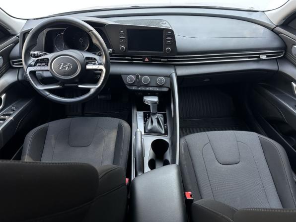 Hyundai Elantra VII (CN7) с пробегом 2022 года, цена 2 220 000 рублей, 43608 км, седан, Автокод Объявления
