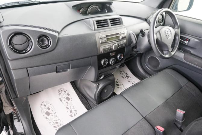 Toyota bB II Рестайлинг с пробегом 2016 года, цена 1 249 000 рублей, 104000 км, компактвэн, Автокод Объявления