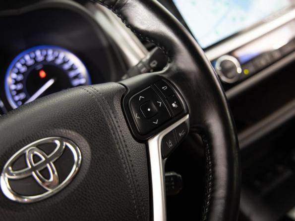 Toyota Highlander III (XU50) Рестайлинг с пробегом 2016 года, цена 3 399 000 рублей, 143343 км, внедорожник, Автокод Объявления