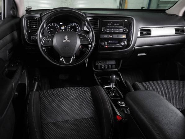 Mitsubishi Outlander III Рестайлинг 2 с пробегом 2017 года, цена 1 843 000 рублей, 166181 км, внедорожник, Автокод Объявления