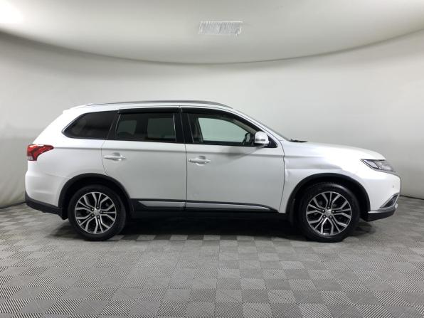 Mitsubishi Outlander III Рестайлинг 2 с пробегом 2018 года, цена 1 615 000 рублей, 213533 км, внедорожник, Автокод Объявления