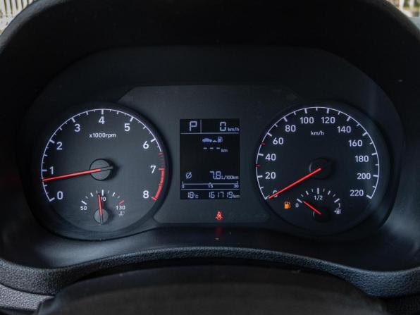Hyundai Solaris II с пробегом 2018 года, цена 1 350 000 рублей, 161719 км, седан, Автокод Объявления
