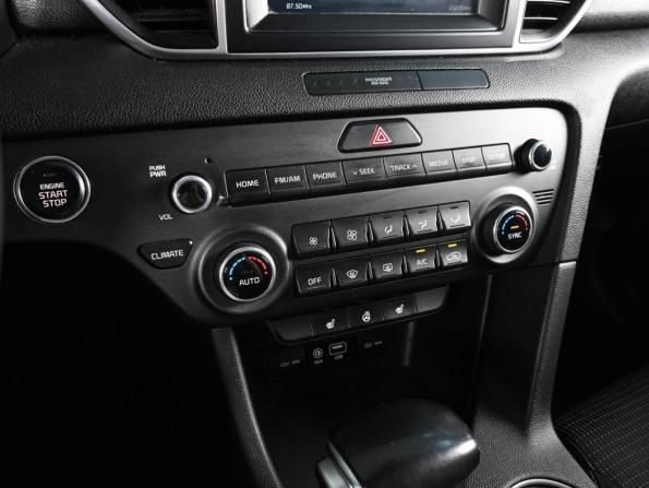 Kia Sportage IV Рестайлинг с пробегом 2018 года, цена 2 169 000 рублей, 104237 км, внедорожник, Автокод Объявления