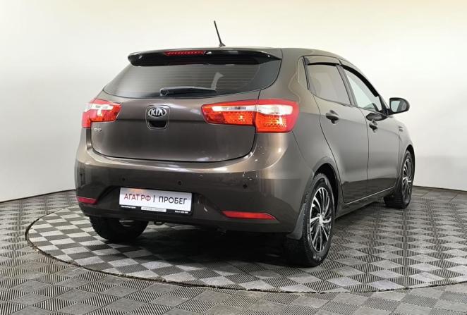 Kia Rio III Рестайлинг с пробегом 2015 года, цена 870 000 рублей, 106881 км, хэтчбек, Автокод Объявления