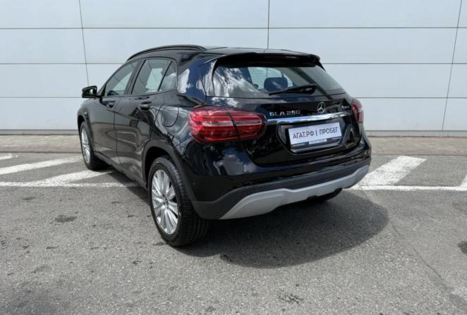 Mercedes-Benz GLA I (X156) Рестайлинг с пробегом 2018 года, цена 2 365 000 рублей, 93562 км, внедорожник, Автокод Объявления