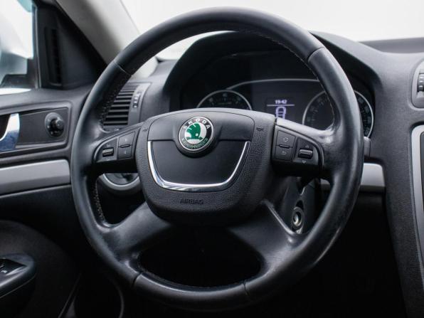 Skoda Octavia II (A5) Рестайлинг с пробегом 2010 года, цена 506 000 рублей, 219569 км, лифтбек, Автокод Объявления