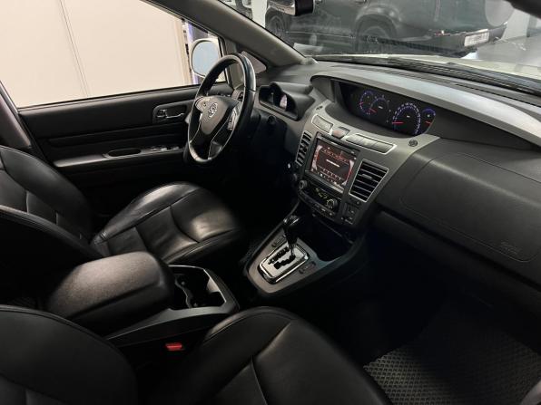 SsangYong Korando Turismo I Рестайлинг с пробегом 2018 года, цена 3 000 000 рублей, 124359 км, минивэн, Автокод Объявления