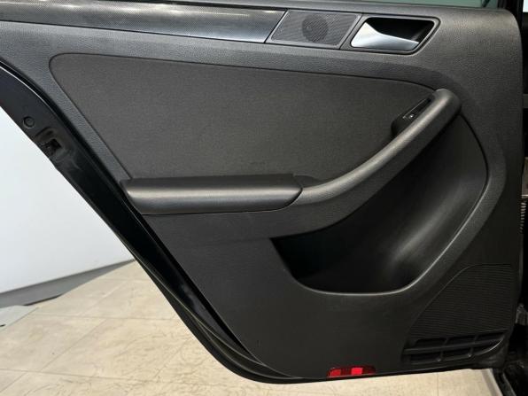 Volkswagen Jetta VI с пробегом 2012 года, цена 705 000 рублей, 397997 км, седан, Автокод Объявления