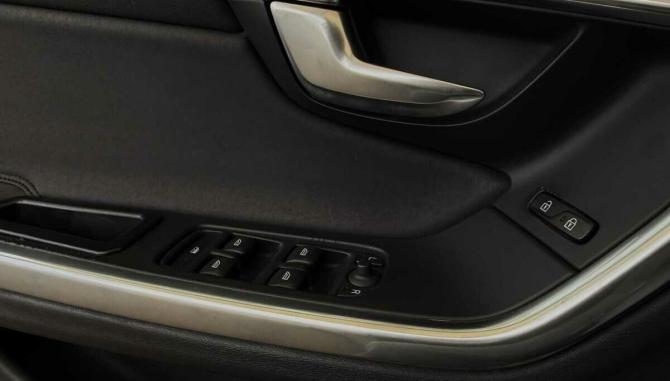 Volvo S60 II с пробегом 2011 года, цена 825 000 рублей, 305116 км, седан, Автокод Объявления