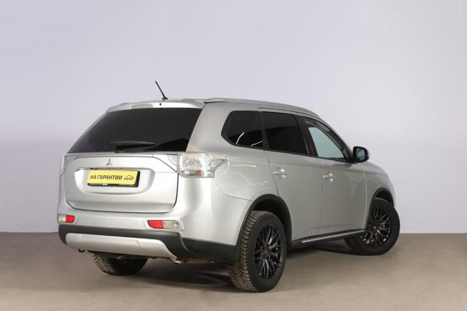 Mitsubishi Outlander II Рестайлинг с пробегом 2014 года, цена 1 899 000 рублей, 200003 км, внедорожник, Автокод Объявления