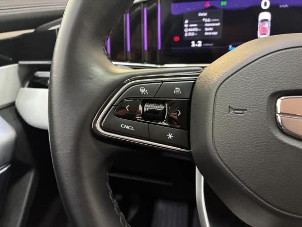 Geely Atlas II с пробегом 2023 года, цена 2 399 000 рублей, 44000 км, внедорожник, Автокод Объявления
